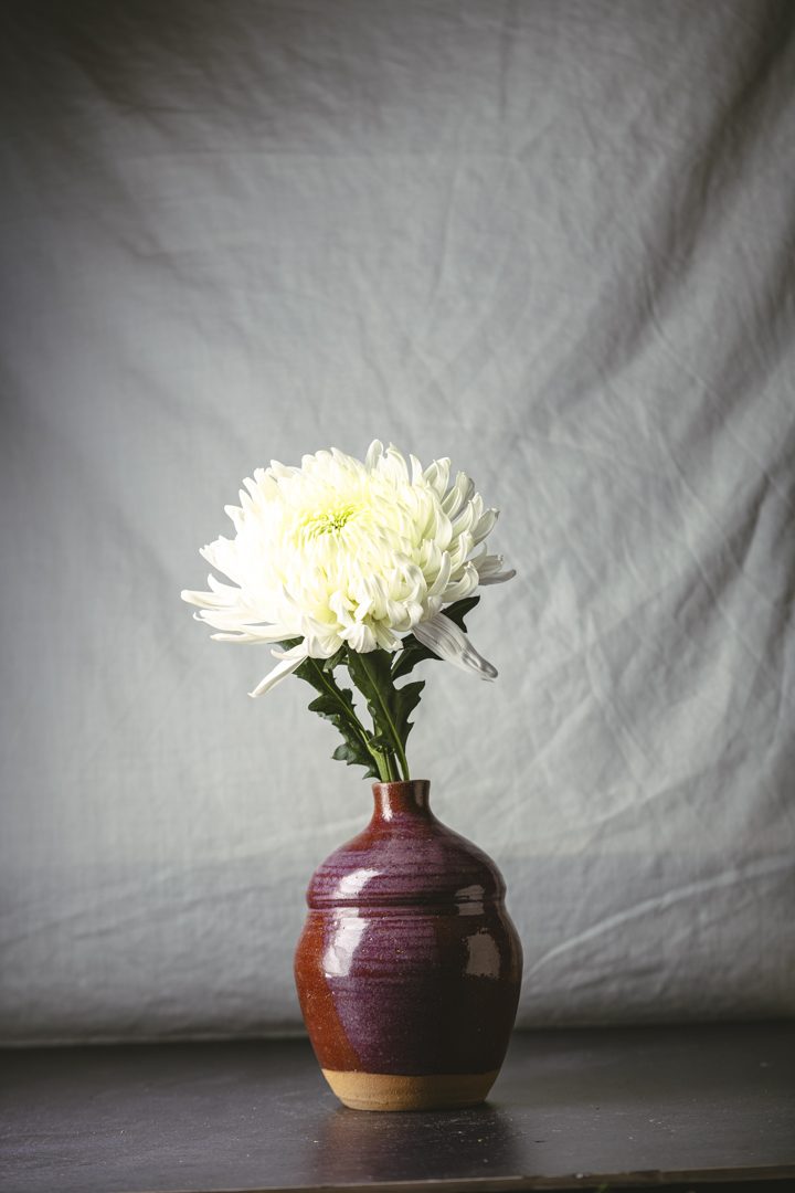 Florero Ánfora Maqui, cerámica hecha a mano por Kai