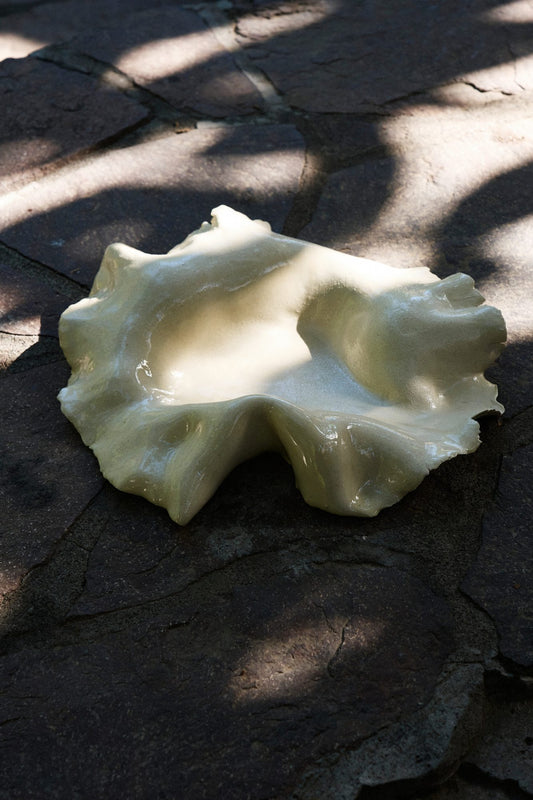 Fuente Flor Salar, cerámica hecha a mano por Kai