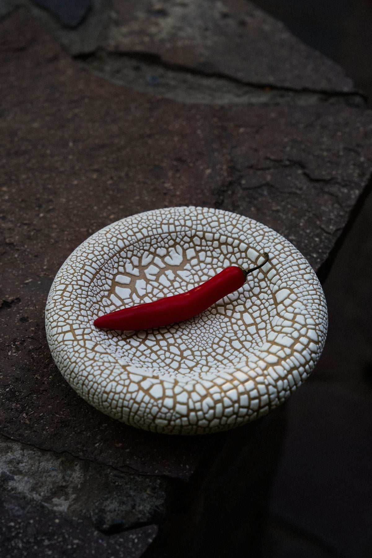 Plato Salar, cerámica hecha a mano por Kai